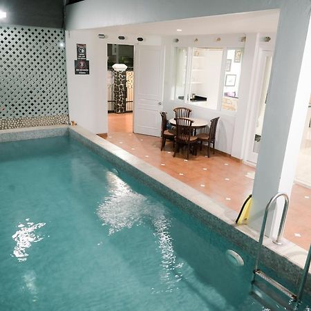 Kirana Guest House Богор Екстер'єр фото