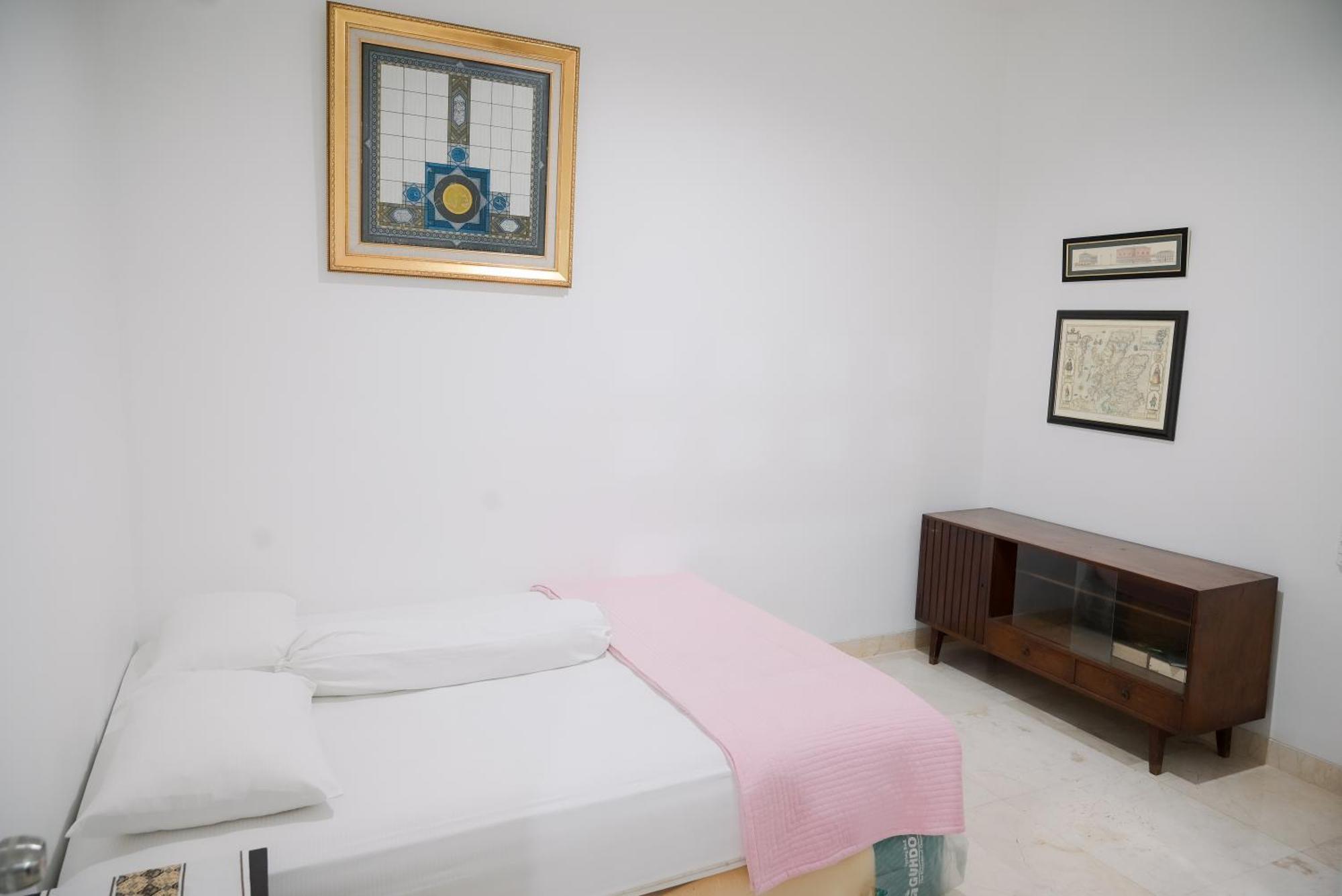 Kirana Guest House Богор Екстер'єр фото