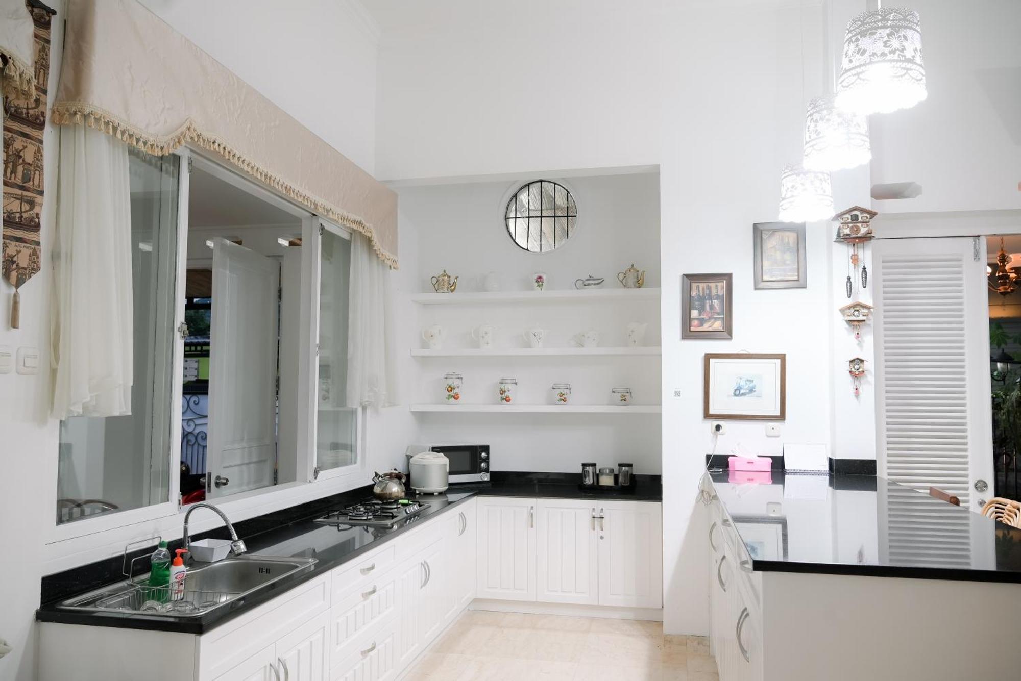 Kirana Guest House Богор Екстер'єр фото