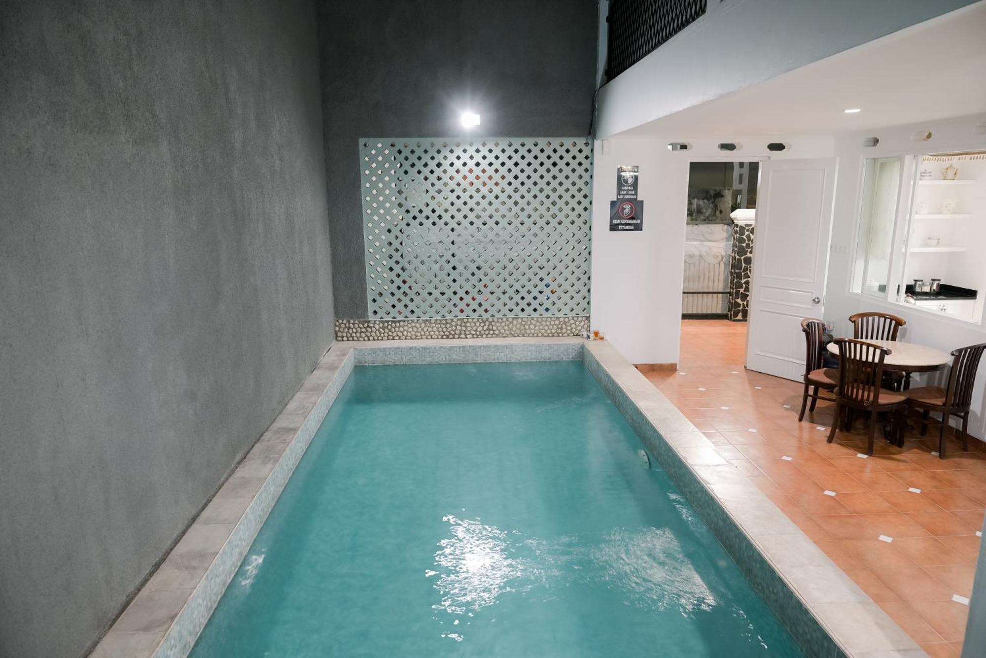 Kirana Guest House Богор Екстер'єр фото