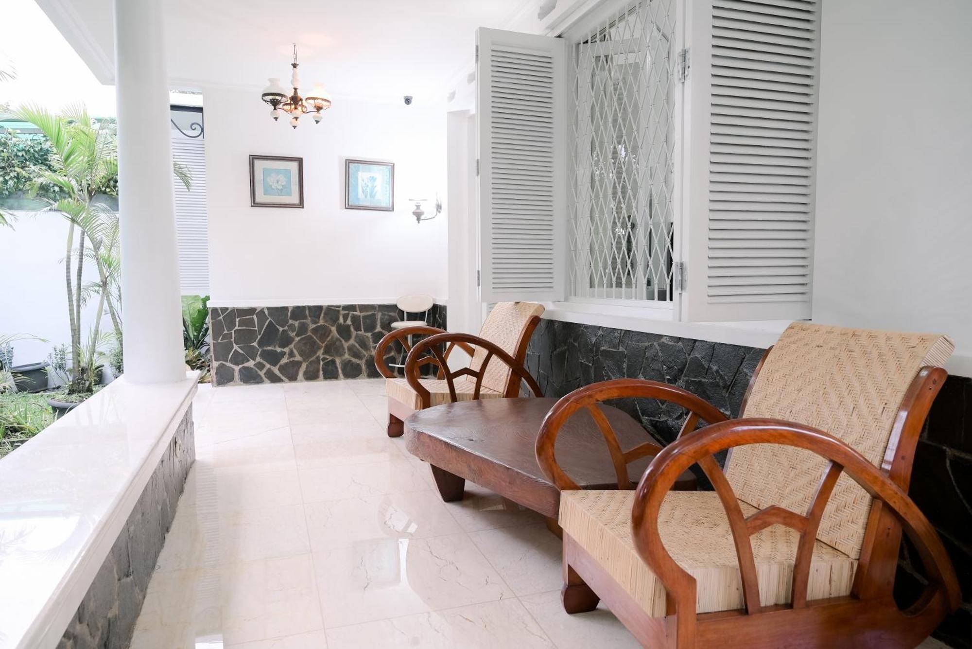 Kirana Guest House Богор Екстер'єр фото